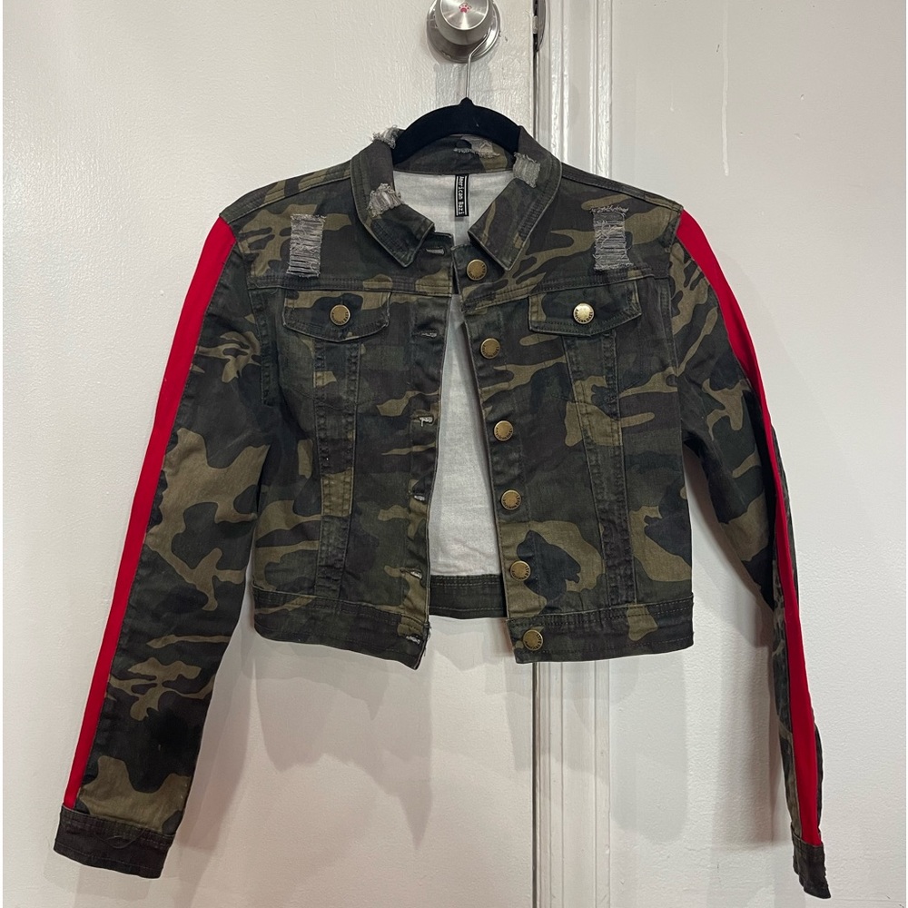 American Bazi camouflage denim jacket with red stripe down the sleeve - size M